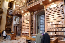 Nationalbibliothek_Prunksaal_02.JPG